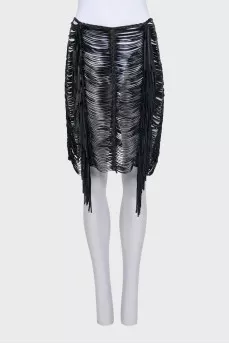 Skirt decorated with fringe