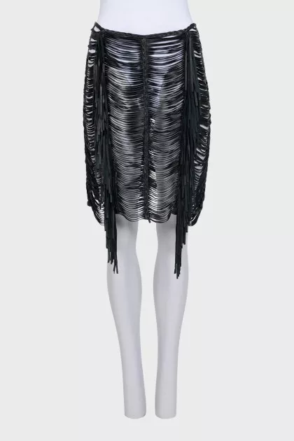 Skirt decorated with fringe