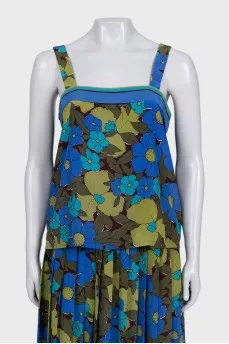 Green suit with floral print