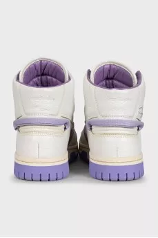 High-top leather sneakers with a contrasting sole