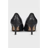 Шкіряні туфлі kitten heel з вишивкою