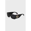 Sunglasses with an accent logo