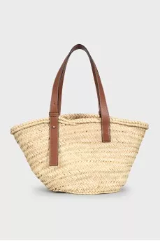 Beige raffia bag with a 3D leather logo