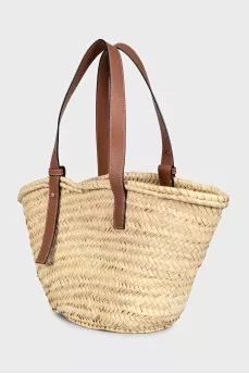 Beige raffia bag with a 3D leather logo