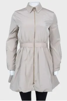 Beige fitted cloak with lightning
