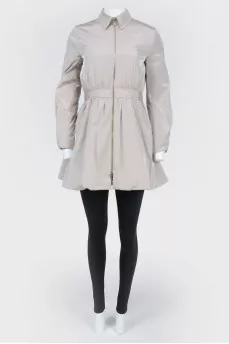 Beige fitted cloak with lightning