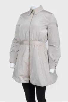 Beige fitted cloak with lightning