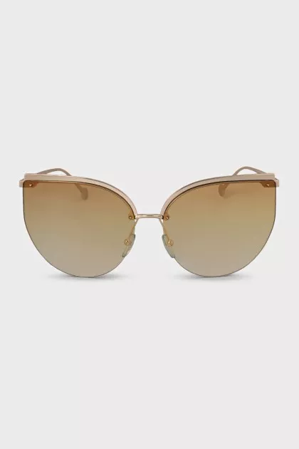 Cat eye sunglasses with gold frames