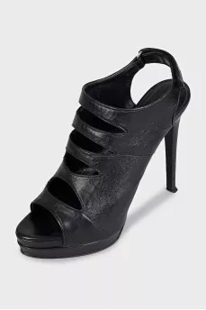 Leather sandals with velcro
