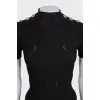 Slim-fitting t-shirt with buttons on the shoulders