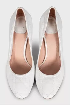 White shoes with embroidery
