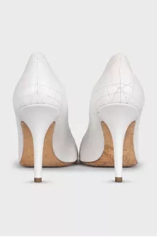 White shoes with embroidery