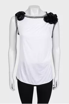 Straight top with lace trim