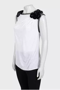 Straight top with lace trim