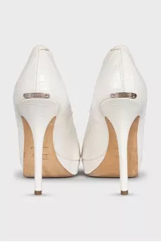 Leather embossed heels