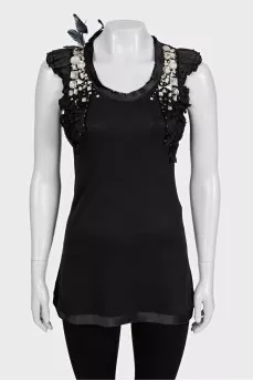 Black T-shirt with decoration