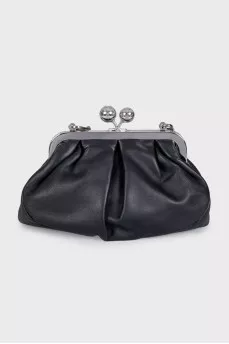 Leather crossbody bag with silver chain