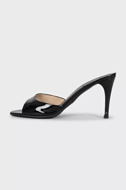 Black patent leather heeled mules