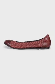Красные балетки из кожи питона