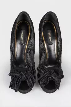 Lace stilers