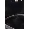Черная кожаная сумка с фирменным тиснением