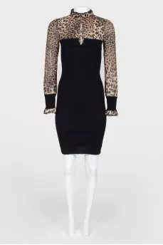 Black dress with a leopard print on sleeves