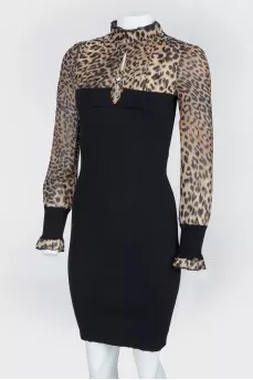 Black dress with a leopard print on sleeves