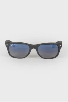 Black rectangular sunglasses