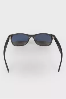 Black rectangular sunglasses
