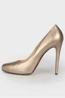 Metallic leather heels