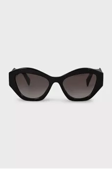 Sunglasses with a shaped black frame