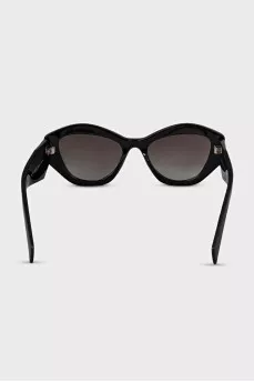 Sunglasses with a shaped black frame