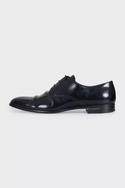 Men's patent leather shoes made of black leather