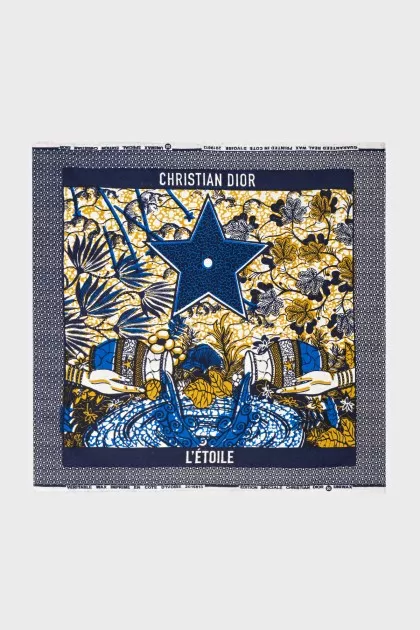 Square scarf with signature print