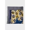 Square scarf with signature print