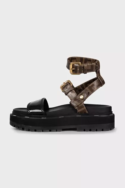 Strappy sandals with signature print
