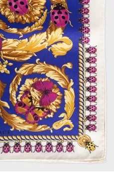 Twill silk scarf with a roll seam
