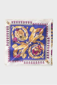 Twill silk scarf with a roll seam