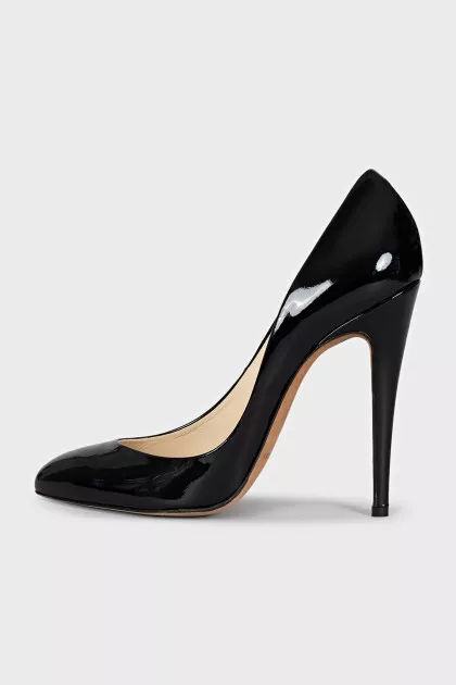 Black patent leather high heel shoes