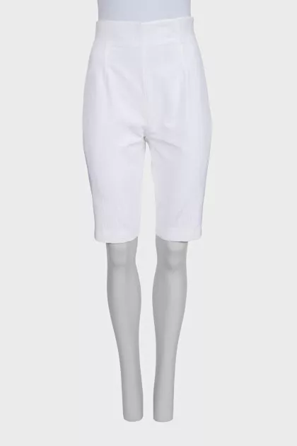 White high-waist shorts with a zipper