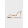 Белые атласные босоножки на завязках с декором