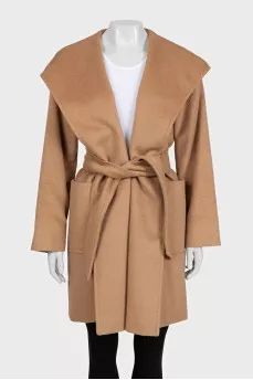 Fitted camel wool wrap coat