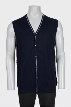 Men's wool vest with buttons and tag