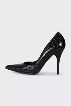Black leather embossed pumps