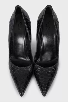 Black leather embossed pumps