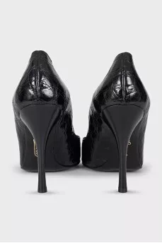 Black leather embossed pumps