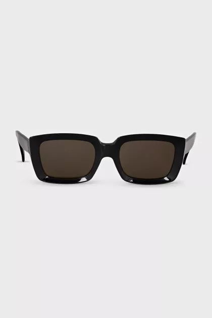 Black sunglasses with wide frames