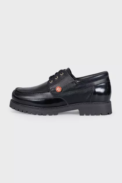 Men's leather shoes with accent details