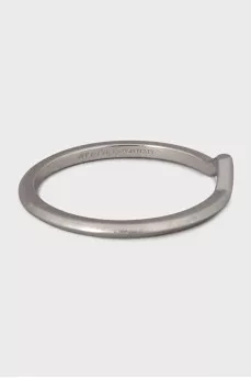 Platinum ring with a triangular cutout