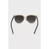 Sunglasses with brand logo on the temples